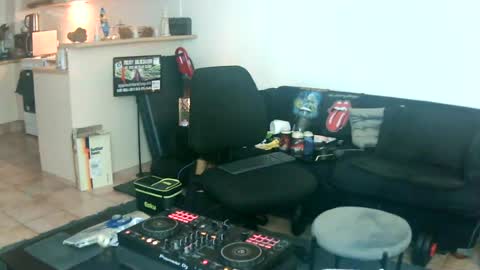 goldyguy011 online show from June 15, 2026, 7:38 pm