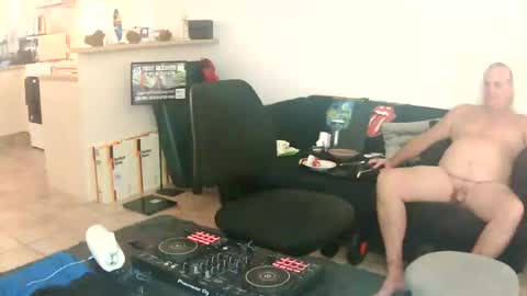 goldyguy011 online show from June 18, 2026, 1:06 am