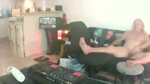 goldyguy011 online show from June 26, 2026, 2:38 am