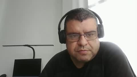 gomezgonz5 online show from September 10, 2025, 11:43 am