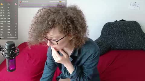 Snapshot of gomoreup chatting on December 13, 2024, 5:21 pm gomoreup online show from December 13, 2024, 5:21 pm