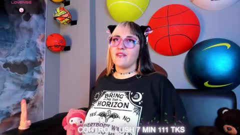 gomory_kitty online show from May 5, 2026, 4:37 pm