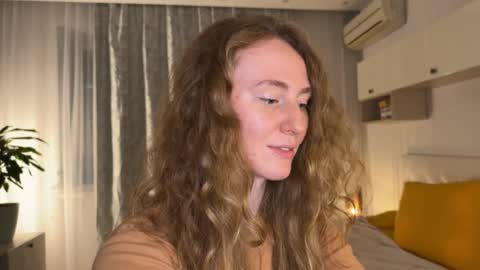 Polly online show from November 30, 2025, 5:17 pm