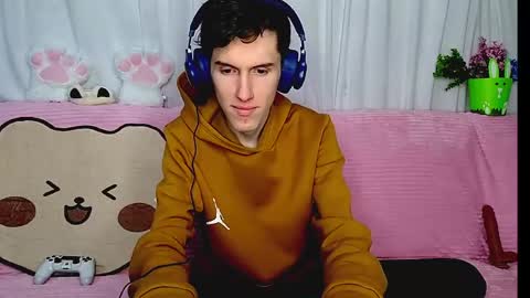 Luca online show from May 4, 2026, 1:40 pm