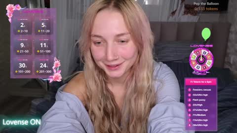 goodgirl0024 online show from December 26, 2024, 8:32 pm