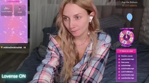 goodgirl0024 online show from December 27, 2024, 8:18 pm