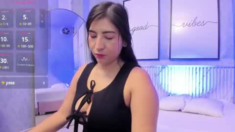 Snapshot of goodgirl22_ chatting on July 27, 2026, 11:23 pm Emmy online show from July 27, 2026, 11:23 pm