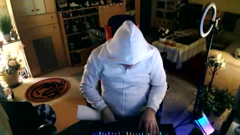 google5001 online show from September 27, 2025, 6:35 pm