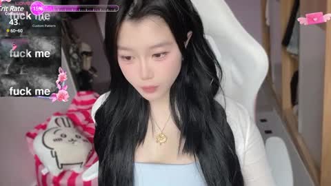 Snapshot of gorgeous_girl33 chatting on February 26, 2025, 12:49 am gorgeous girl33 online show from February 26, 2025, 12:49 am