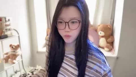 Snapshot of gorgeous_girl33 chatting on January 7, 2026, 1:19 am gorgeous girl33 online show from January 7, 2026, 1:19 am