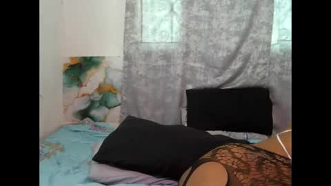 gorgeouslips10 online show from May 26, 2026, 12:12 pm