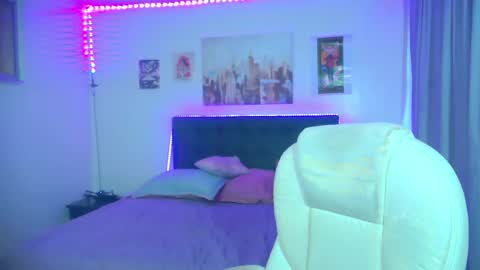 goth_minerva online show from April 26, 2026, 1:42 pm