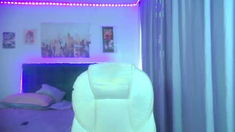 goth_minerva online show from May 4, 2026, 1:40 pm