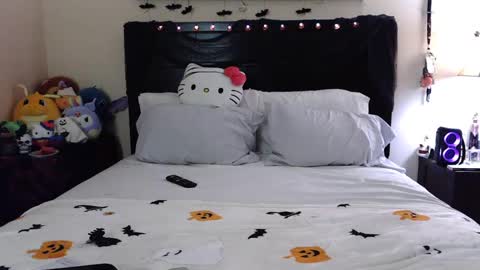 gothbaby305 online show from October 8, 2025, 12:41 am