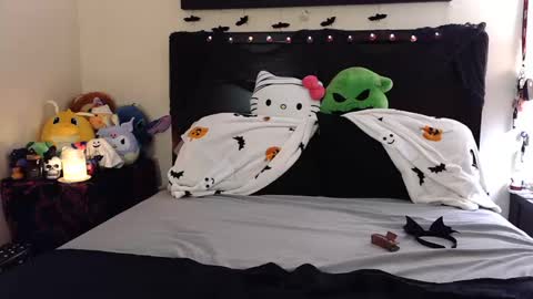 gothbaby305 online show from October 11, 2025, 2:11 am