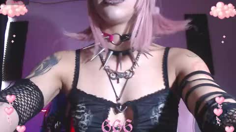 Snapshot of gothicute chatting on September 30, 2025, 10:37 pm        online show from September 30, 2025, 10:37 pm