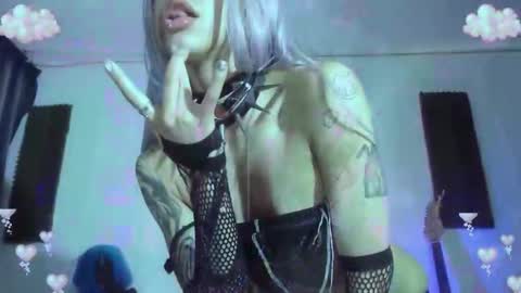 Snapshot of gothicute chatting on October 18, 2025, 5:32 am        online show from October 18, 2025, 5:32 am