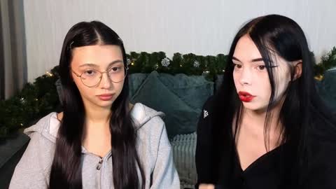 Snapshot of gothicxz chatting on December 15, 2024, 1:32 pm HIMORI AND LISAPVT NAKED online show from December 15, 2024, 1:32 pm
