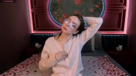 Snapshot of grace_blush chatting on October 11, 2025, 8:02 am Grace online show from October 11, 2025, 8:02 am