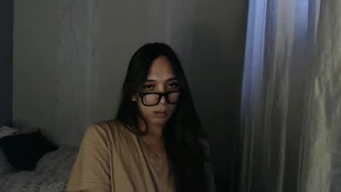 HoneyGrace online show from March 12, 2026, 5:57 am