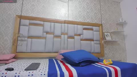 Snapshot of grace_swanepoel chatting on February 19, 2025, 3:06 am Grace online show from February 19, 2025, 3:06 am