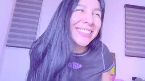 GRECIADOMM555 online show from November 3, 2025, 5:20 am