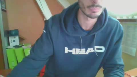 Snapshot of grandbi chatting on December 6, 2024, 2:06 pm grandbi online show from December 6, 2024, 2:06 pm