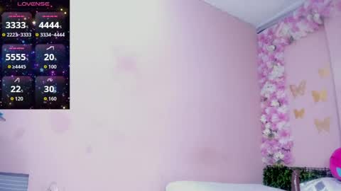 Mi Name is violeta  online show from May 13, 2026, 1:08 pm