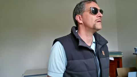 Snapshot of grattitude chatting on November 17, 2025, 1:33 am grattitude online show from November 17, 2025, 1:33 am