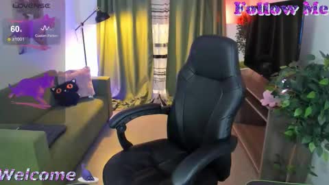 GrayceWild online show from October 13, 2025, 5:29 am