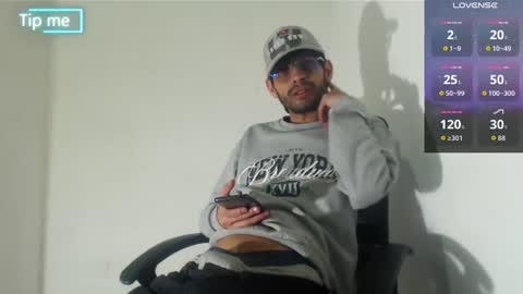 Snapshot of grayhorny chatting on June 25, 2026, 5:12 am Gray online show from June 25, 2026, 5:12 am