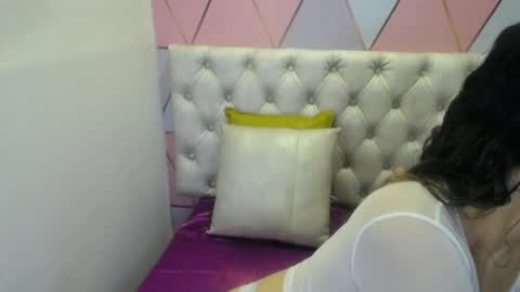 greatass_latina online show from May 6, 2026, 11:26 am