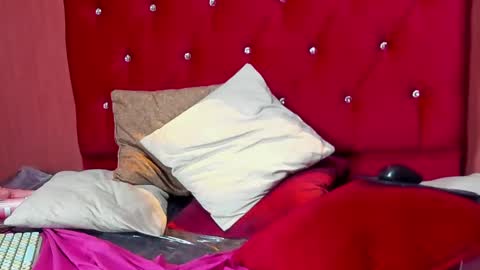 GreciaRuiz online show from December 5, 2024, 9:50 am