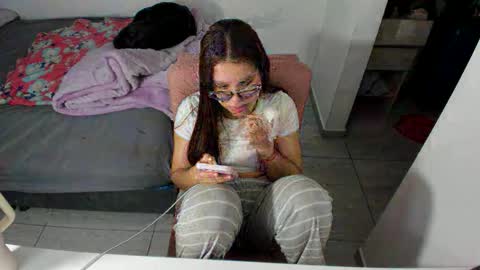 GreciaRuiz online show from May 6, 2026, 12:08 am