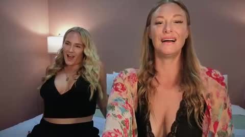 Snapshot of green_eyed_goddess_ chatting on November 27, 2025, 2:24 am Green Eyed Goddess online show from November 27, 2025, 2:24 am