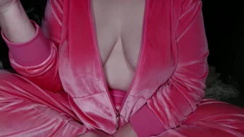 Greenbl00ded online show from January 10, 2025, 5:26 am