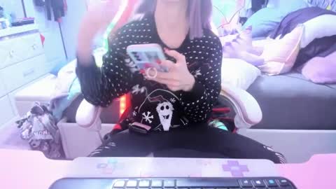 GreenEyedLovexo online show from December 24, 2024, 7:11 pm