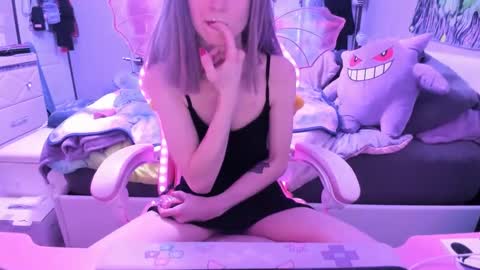 GreenEyedLovexo online show from January 3, 2025, 8:11 pm