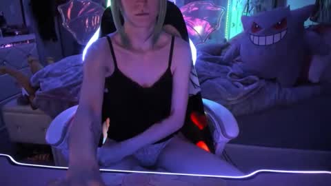 Snapshot of greeneyedlovexo chatting on October 14, 2025, 4:35 am GreenEyedLovexo online show from October 14, 2025, 4:35 am