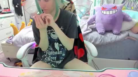 Snapshot of greeneyedlovexo chatting on October 18, 2025, 7:36 pm GreenEyedLovexo online show from October 18, 2025, 7:36 pm