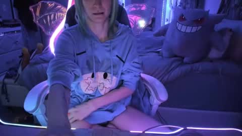 Snapshot of greeneyedlovexo chatting on October 26, 2025, 5:35 am GreenEyedLovexo online show from October 26, 2025, 5:35 am