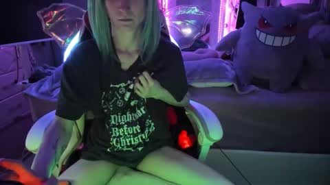 GreenEyedLovexo online show from May 4, 2026, 4:41 am
