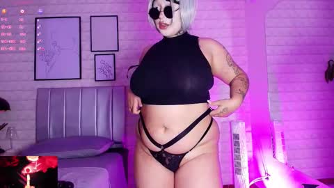 Snapshot of greennbella chatting on September 22, 2025, 7:16 pm online show from September 22, 2025, 7:16 pm