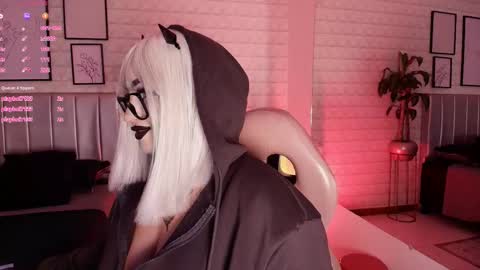 Snapshot of greennbella chatting on September 23, 2025, 7:17 pm online show from September 23, 2025, 7:17 pm