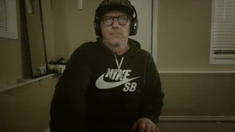 Snapshot of greenrooster1 chatting on October 9, 2025, 9:29 am greenrooster1 online show from October 9, 2025, 9:29 am