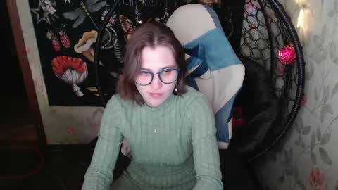 Snapshot of greenwitch9 chatting on May 1, 2026, 11:48 am Lina online show from May 1, 2026, 11:48 am