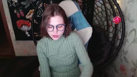 Snapshot of greenwitch9 chatting on May 6, 2026, 11:37 am Lina online show from May 6, 2026, 11:37 am