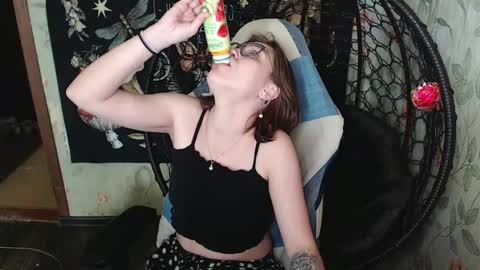 Snapshot of greenwitch9 chatting on May 15, 2026, 11:39 am Lina online show from May 15, 2026, 11:39 am