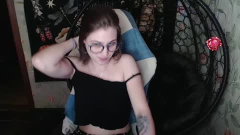 Snapshot of greenwitch9 chatting on May 16, 2026, 1:32 pm Lina online show from May 16, 2026, 1:32 pm
