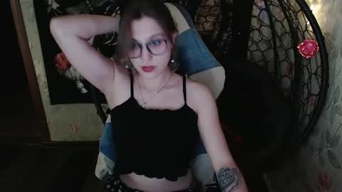 Snapshot of greenwitch9 chatting on May 19, 2026, 12:11 pm Lina online show from May 19, 2026, 12:11 pm
